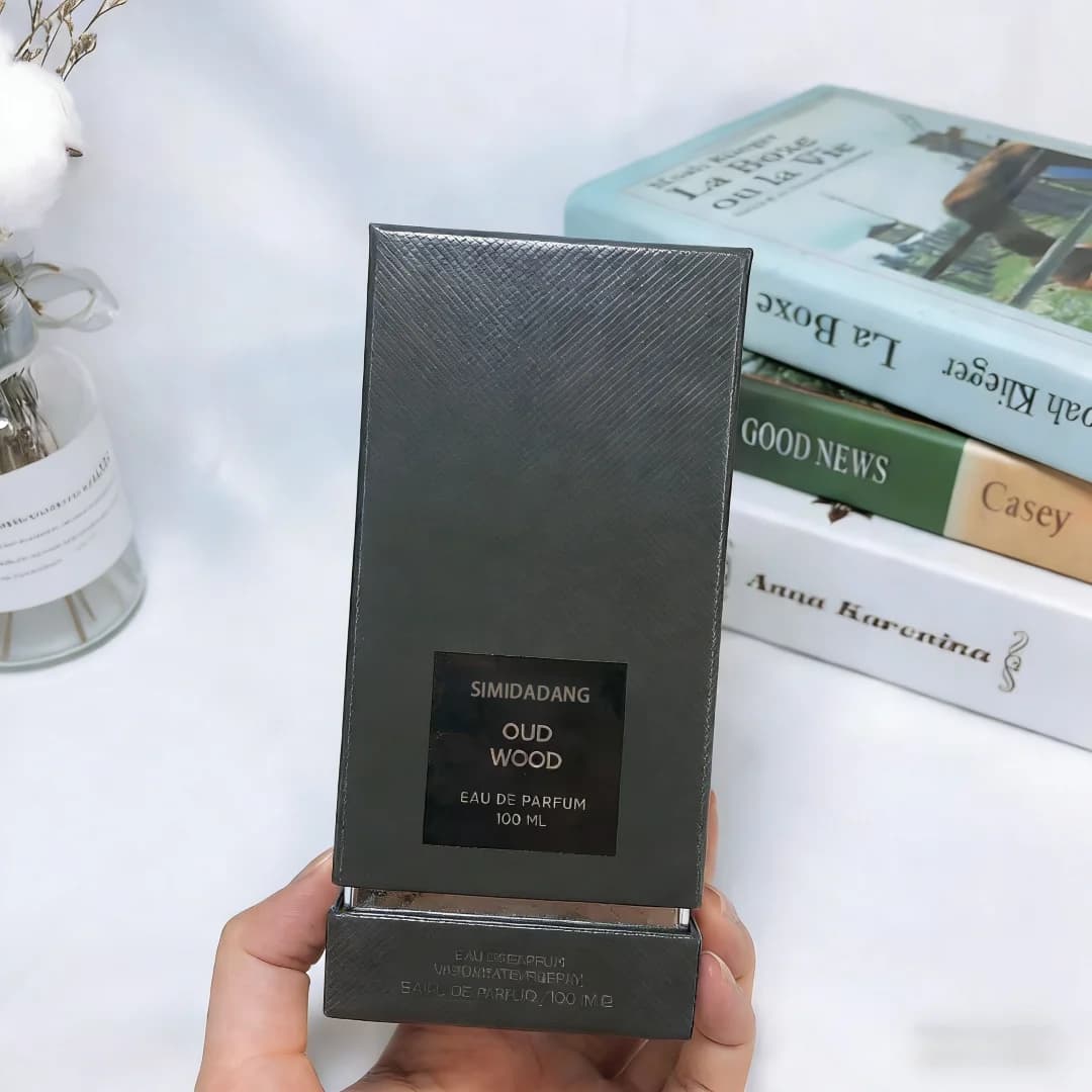 100ml Premium Woody Leather Unisex Eau de Parfum, Long Lasting Scent with Oud, Orange Blossom, Cherry, Rose & Vanilla — 100ml