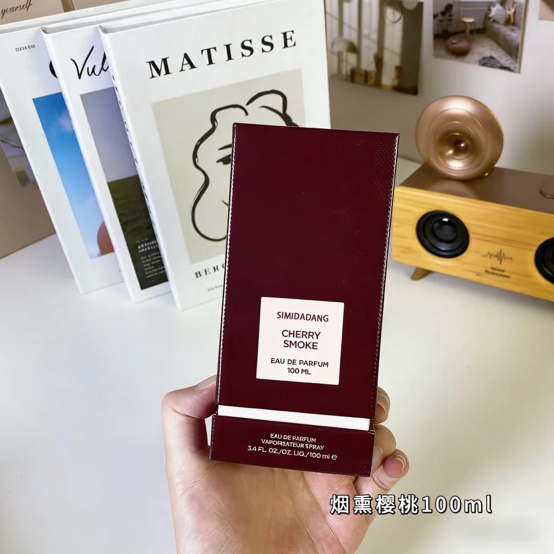 100ml Premium Woody Leather Unisex Eau de Parfum, Long Lasting Scent with Oud, Orange Blossom, Cherry, Rose & Vanilla — 100ml