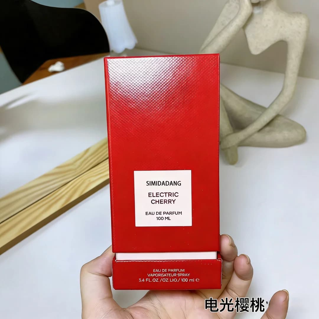 100ml Premium Woody Leather Unisex Eau de Parfum, Long Lasting Scent with Oud, Orange Blossom, Cherry, Rose & Vanilla — 100ml